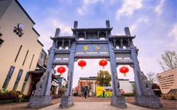 到黄山旅游是住黄山市区还是住汤口镇？