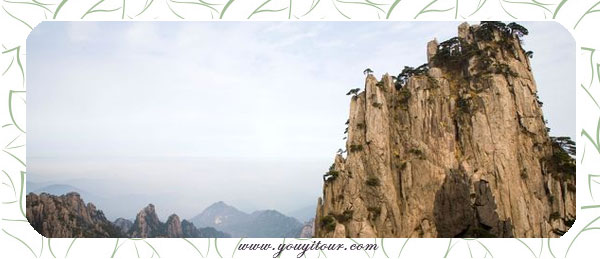 参加黄山旅游跟团，登黄山最高峰，美不胜收。