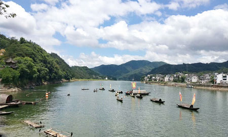 庐山到黄山旅游团四日游景点：新安江山水画廊