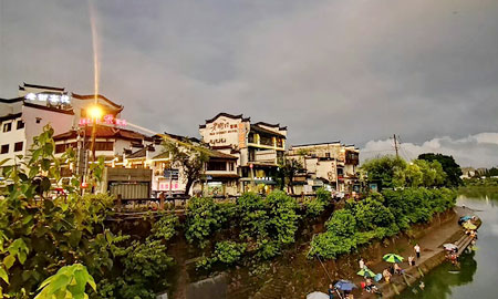 庐山到黄山旅游团四日游景点：屯溪老街 