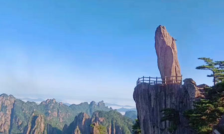 旌德到黄山二日游景点：黄山飞来石