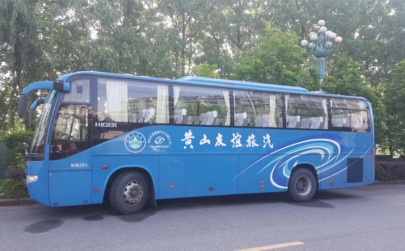39座黄山旅游会议用车侧面图