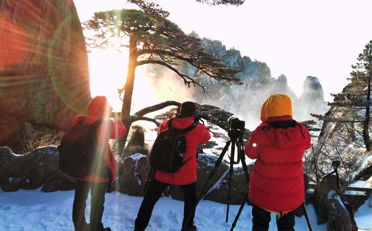 2020年12月14日黄山冬雪雪景 实况图
